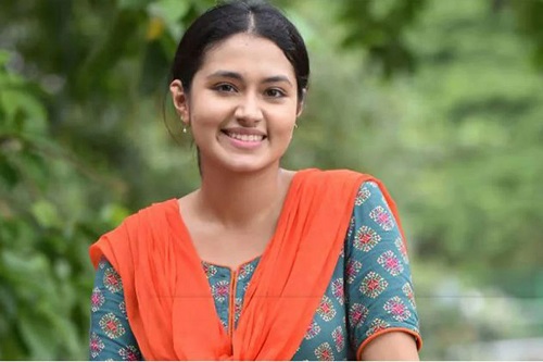 নতুন পরিচয়ে ফারিণ