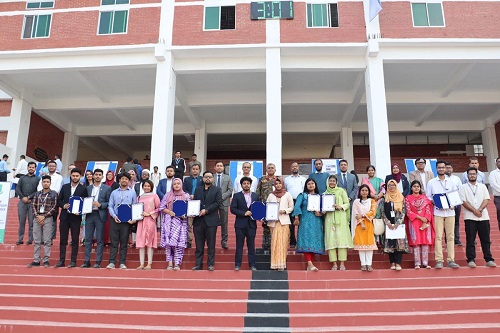 বাইউস্টে শিক্ষার্থীদের পোস্টার প্রেজেন্টেশনের চমক